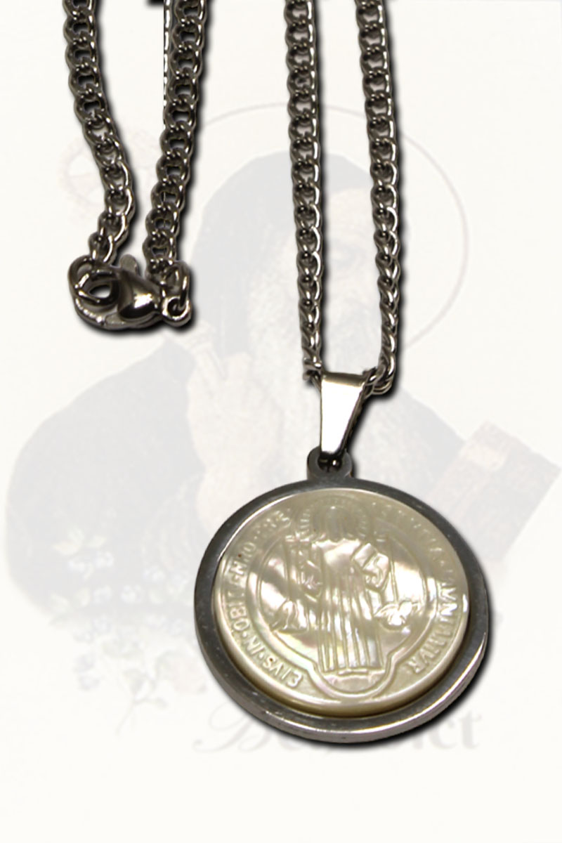 SAINT BENEDICT NECKLACE - Sea Shell